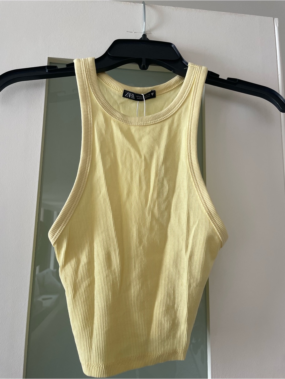 Zara Ribbed Tank Tops - Picture 3 of 4